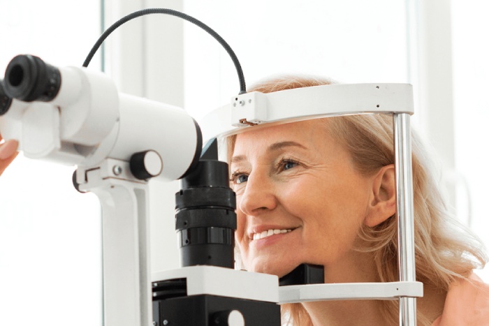 Cirugía de cataratas y de retina